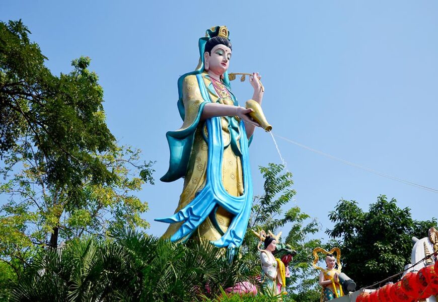 guanyin bodhisattva statue wat chong lom samutsakorn thailand