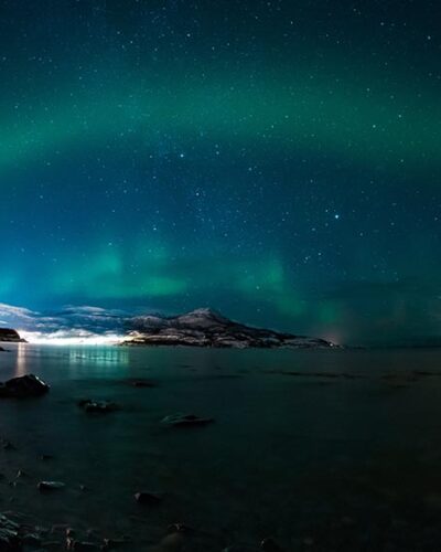 breathtaking view lake mountains mesmerizing sky with aurora